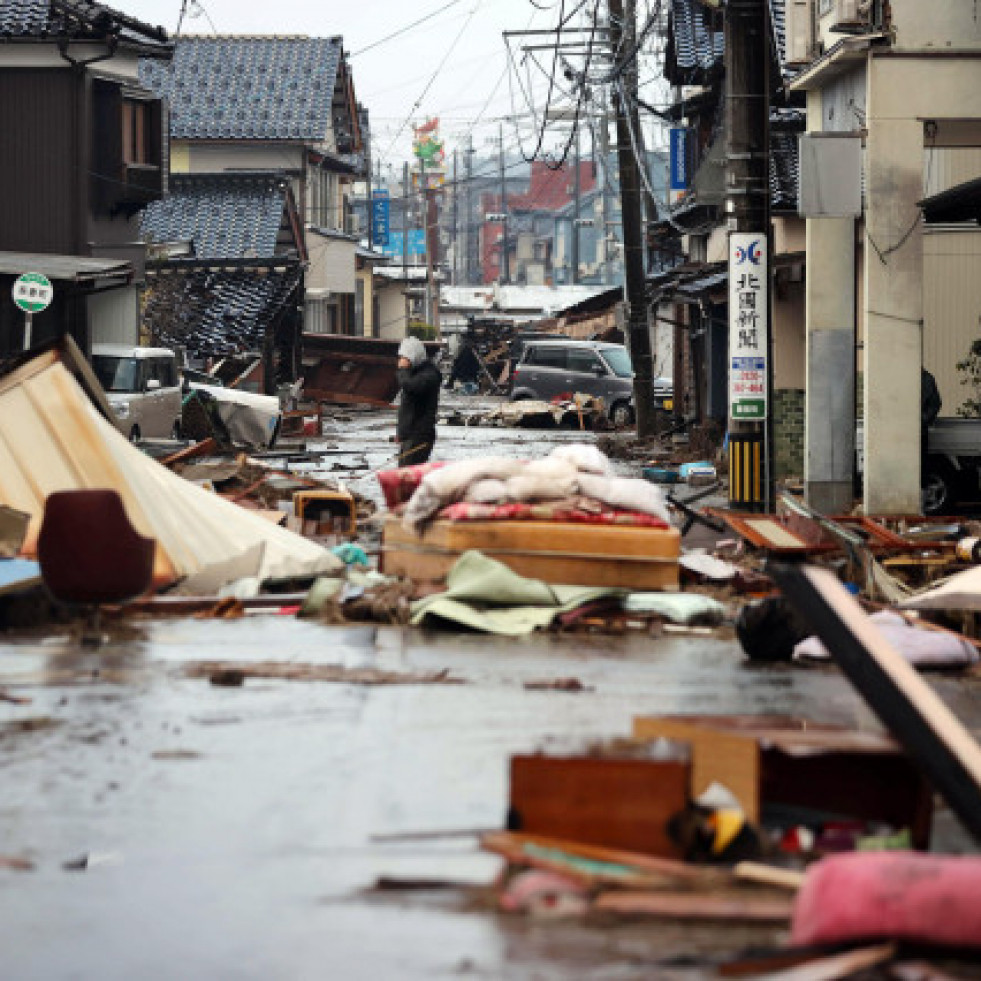 Un terremoto de 6,9 sacude el sudoeste de Japón y desencadena un aviso por tsunami