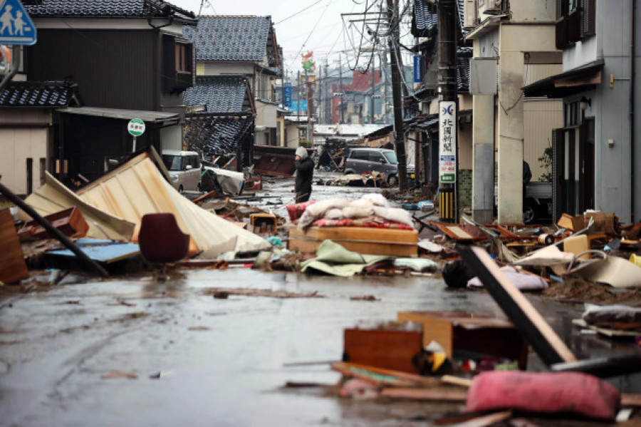 Un terremoto de 6,9 sacude el sudoeste de Japón y desencadena un aviso por tsunami