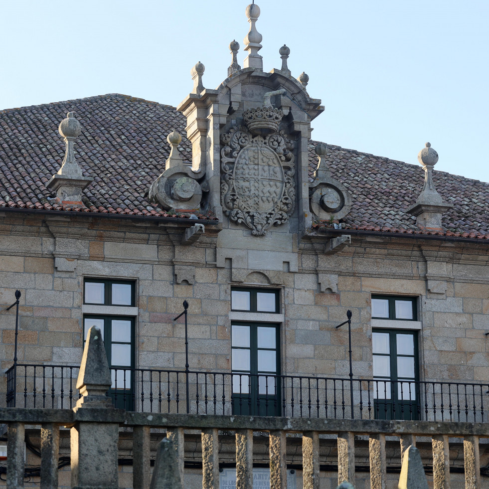 El PP le reprocha en el Parlamento a PSOE y BNG que el Concello no expropiara el asilo de Cambados “como bos progresistas”