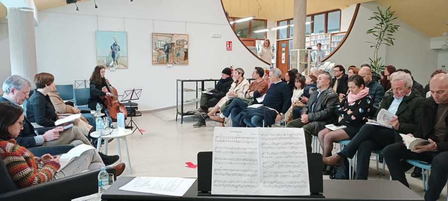 O Grove hace entrega a Álex Alonso del XXIX Premio Lueiro Rey por su obra “O estranxeiro”