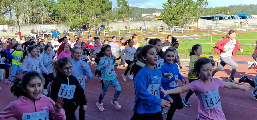 Inscritos más de 920 niños en el campeonato de cross escolar que se celebrará este jueves en Ribeira