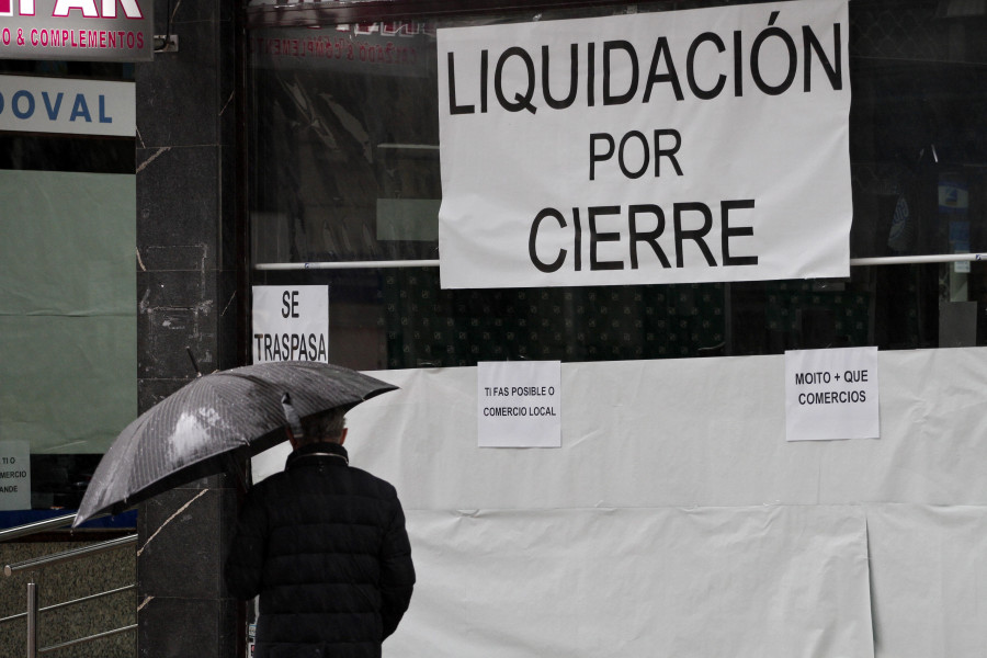 La campaña de rebajas no logra sacar del agujero al comercio de Vilagarcía