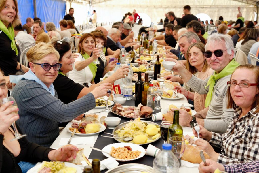 Andaina solidaria y Festa do Cocido en Paradela, Meis