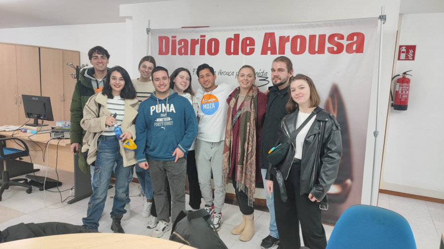 Arousa Moza visita la Redacción de Diario de Arousa dentro de un proyecto europeo