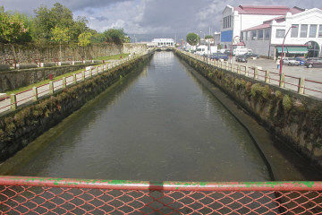 Desembocadura río con