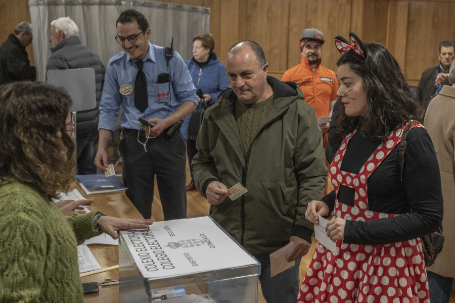 La participación sube y más de un millón de gallegos ya han votado