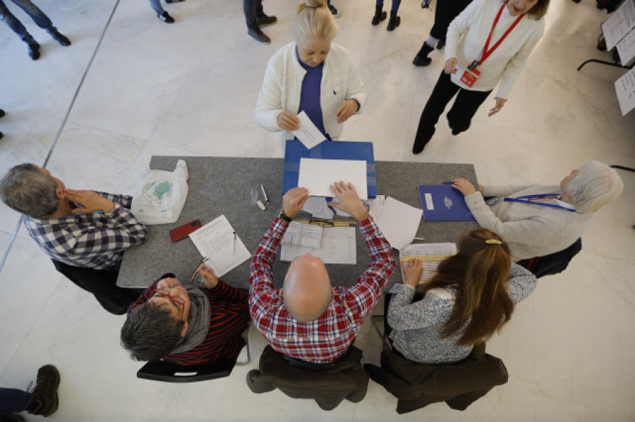 La participación en la jornada electoral en Galicia superó el 67%