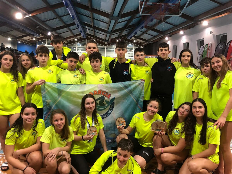 El Club de Natación y Salvamento Vilagarcía regresa con dos platas y dos bronces