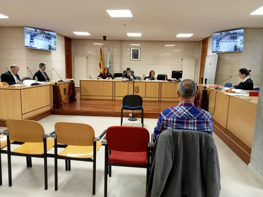 Un funcionario municipal de Boiro declara que dio indicaciones a Feás de no tramitar multas sin foto o ilegible