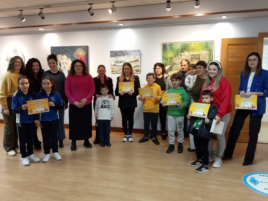 Estos son los premiados en los concursos de disfraces en las categorías de adultos en la hostelería e infantil de Ribeira