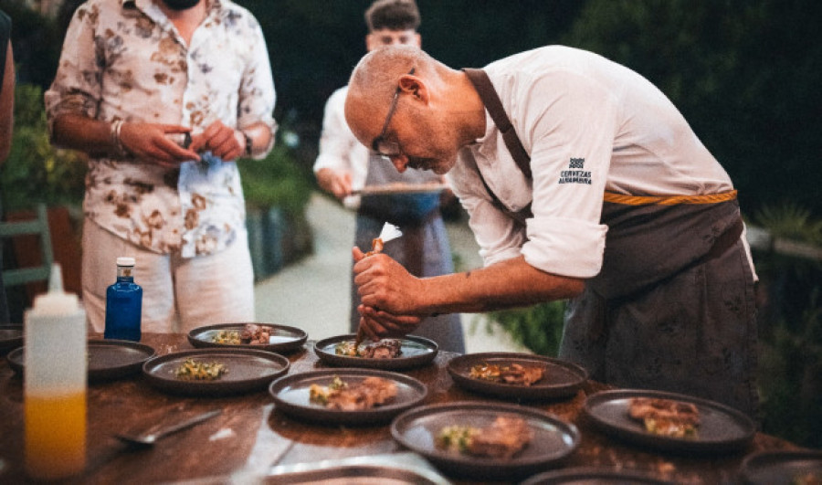 Creatividade Galega y Cervezas Alhambra activan un concurso para diseñar los nuevos uniformes del restaurante de Rafa Centeno