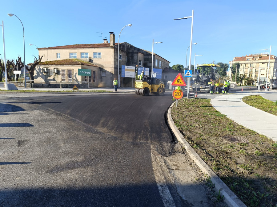 El boulevard de Portonovo inicia los primeros tramos de asfaltado y se prevé que estará listo en verano