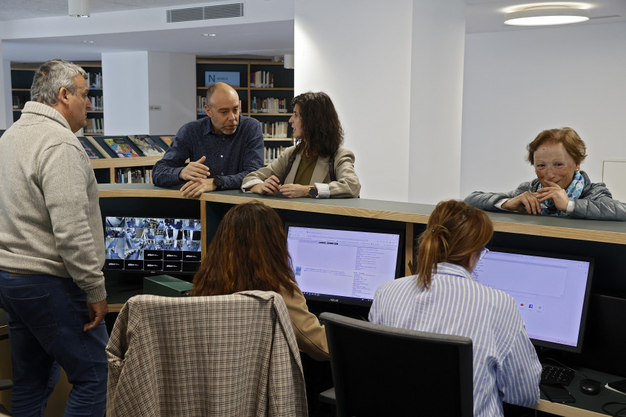 La Biblioteca de Vilagarcía cuenta ya con un desfibrilador