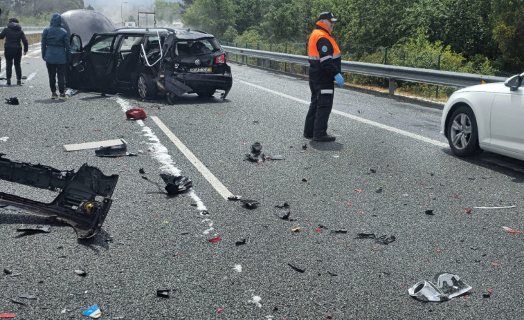 Accidente múltiple en la AP-9 a la altura de Portas con, al menos, siete vehículos implicados