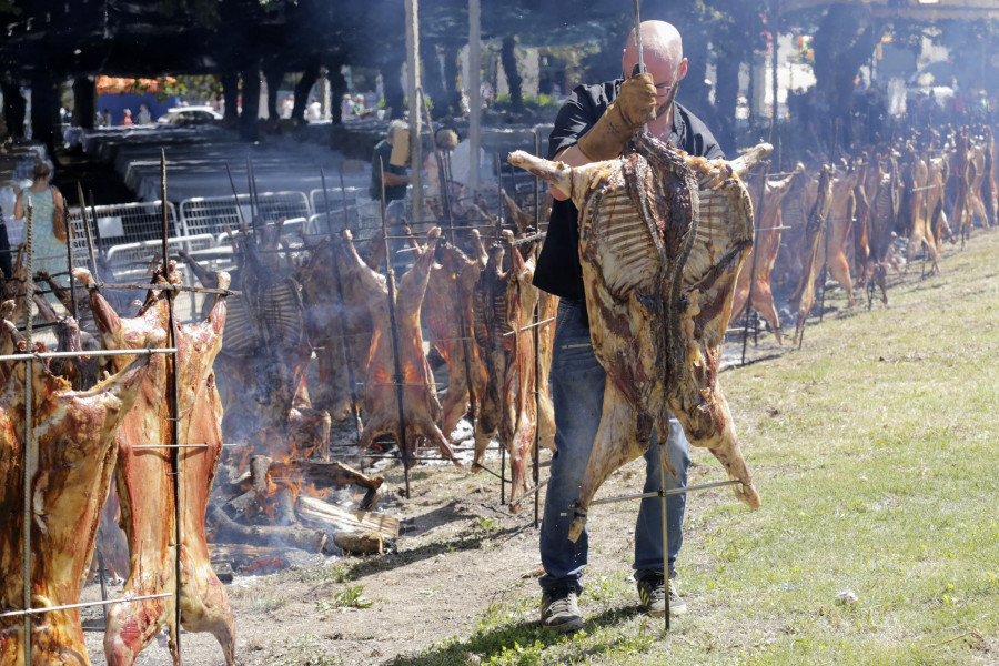 Moraña fija en 400 euros el precio de los lotes del Carneiro ó Espeto