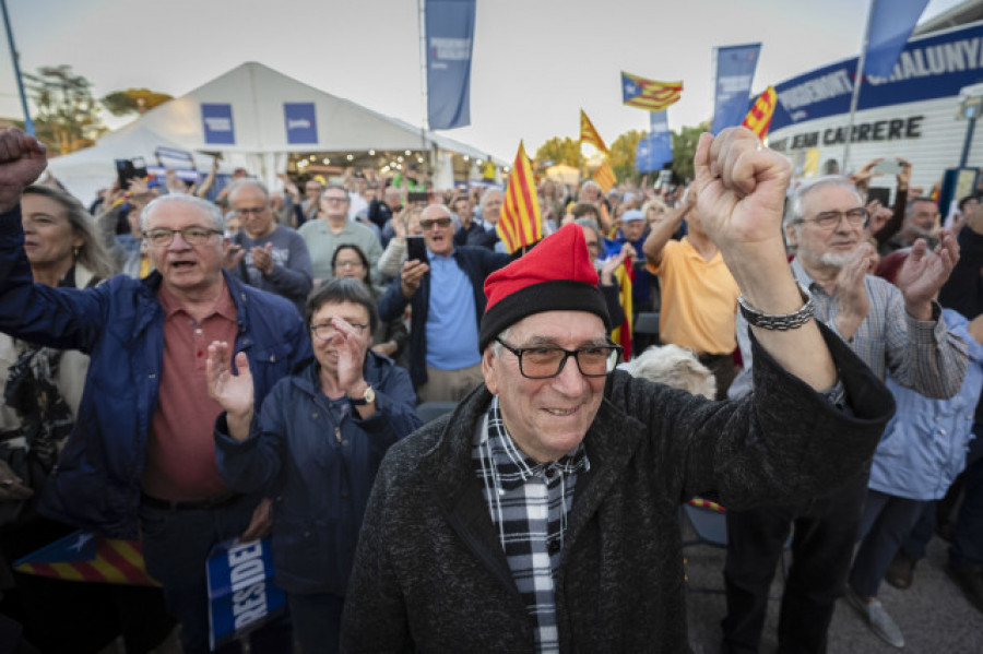 La campaña en Cataluña acaba con Illa a la cabeza en las encuestas y la pugna Junts-ERC