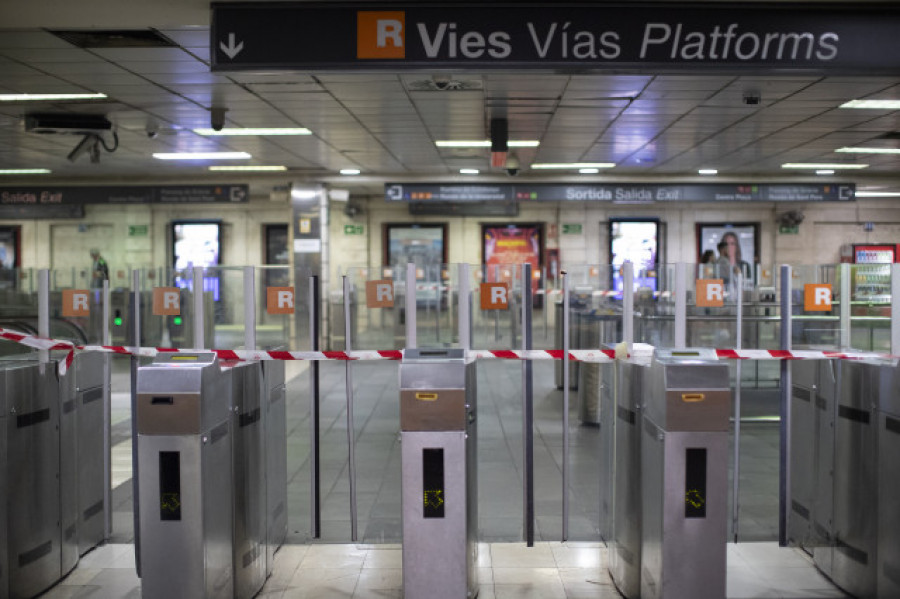 Un robo de cable de cobre "intencionado" paraliza Rodalies la jornada electoral catalana