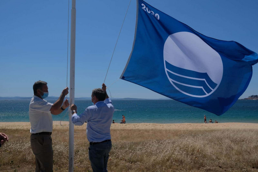 El PP de Ribeira reprocha al Gobierno local que la playa urbana de Coroso quedase sin Bandera Azul