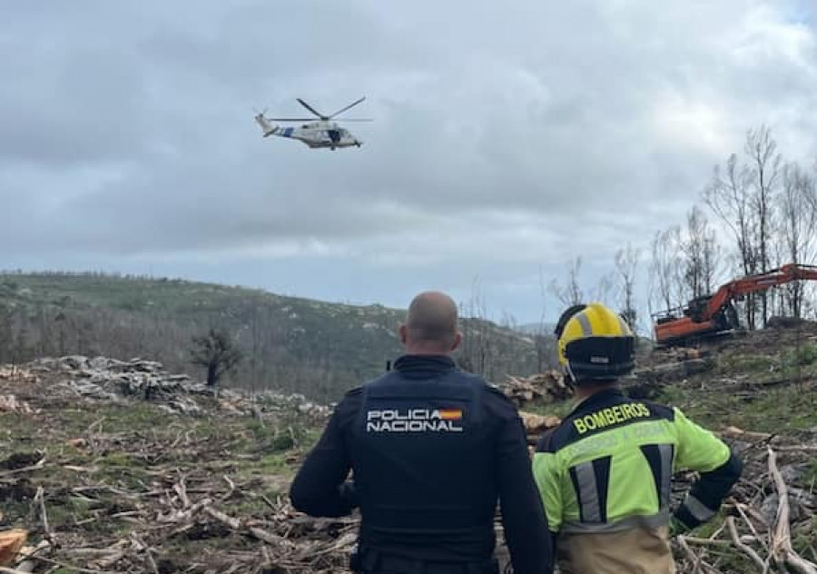 Fallece un trabajador al quedar atrapado bajo un árbol en el monte de A Curota