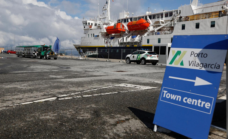 El Puerto de Vilagarcía recibe al National Geographic, el primero de los dos cruceros del fin de semana