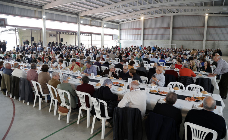 Más de 580 valgueses abarrotan el Encontro da Terceira Idade 