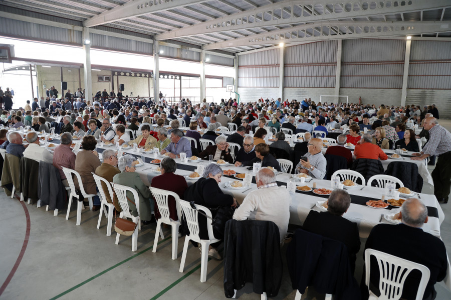 Más de 580 valgueses abarrotan el Encontro da Terceira Idade "máis multitudinario"