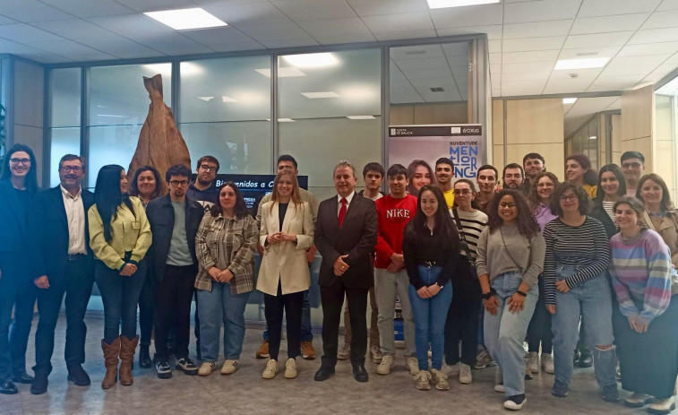 Una veintena de jóvenes que se preparan para su acceso a la vida laboral visita Congalsa