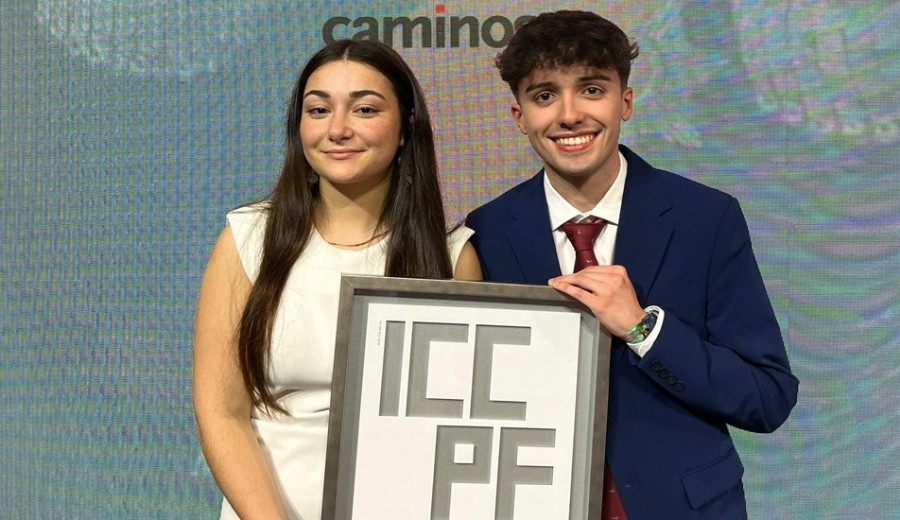 Los estudiantes de Cambados Laura Oubiña y Juan Paz ganan un premio nacional del Colegio de Ingenieros de Caminos