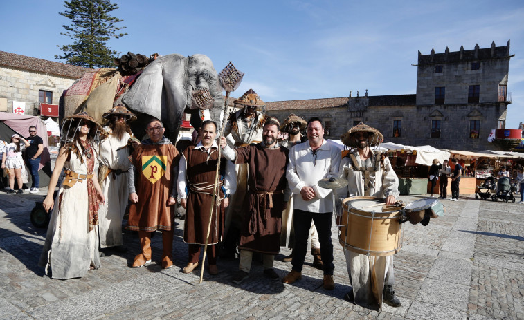 La tercera edición de Cambados Histórica arranca con una concurrida y divertida jornada