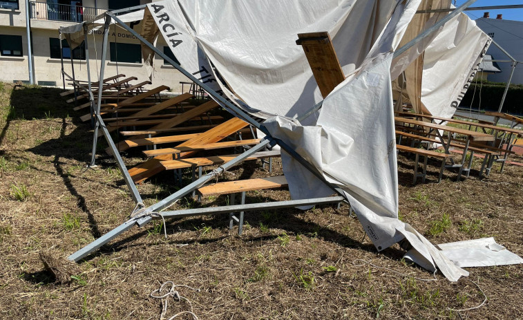 Causan destrozos por 5.000 euros en la carpa de una pulpería instalada para la Festa da Xuventude de Palmeira, en Ribeira