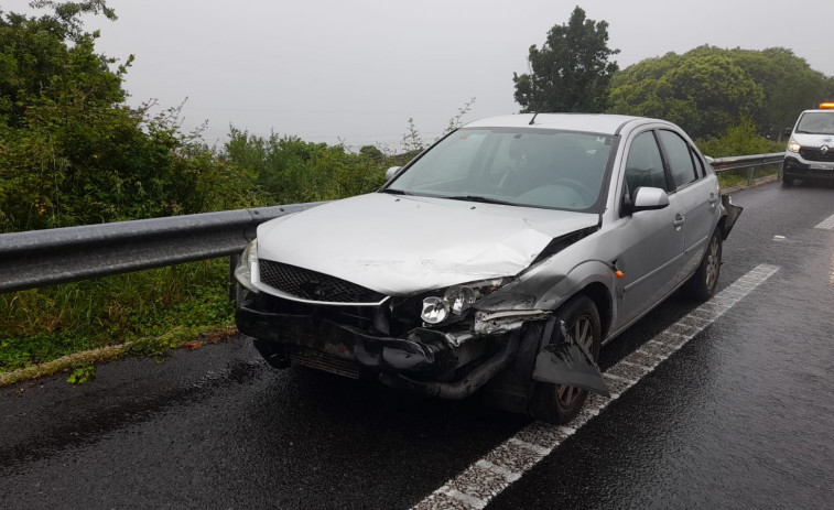 Herida una conductora en un accidente de tráfico registrado en la Autovía do Barbanza, a la altura de Boiro