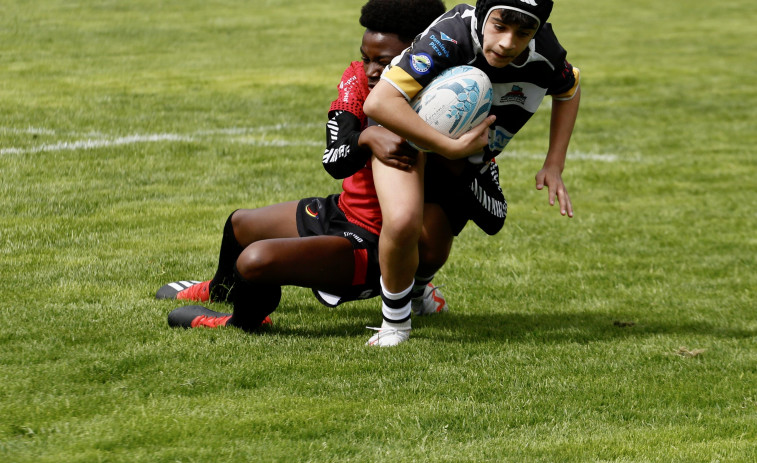 Os Ingleses se lleva el trofeo del III Torneo de Rugby-7