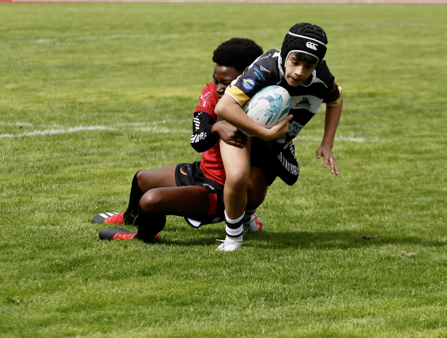 Os Ingleses se lleva el trofeo del III Torneo de Rugby-7