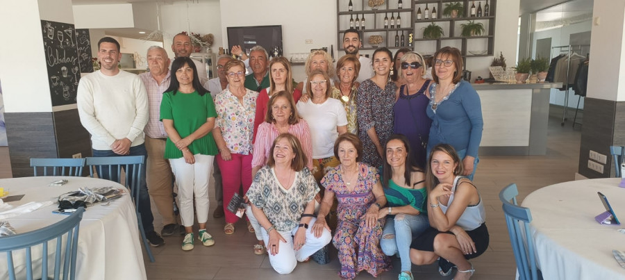 Los alumnos de A Illa de la oficina comarcal de innovación despiden el curso con una comida