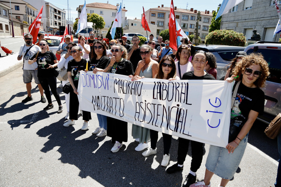 Trabajadoras de DomusVi de Ribadumia exigen negociación: “Non somos escravas”