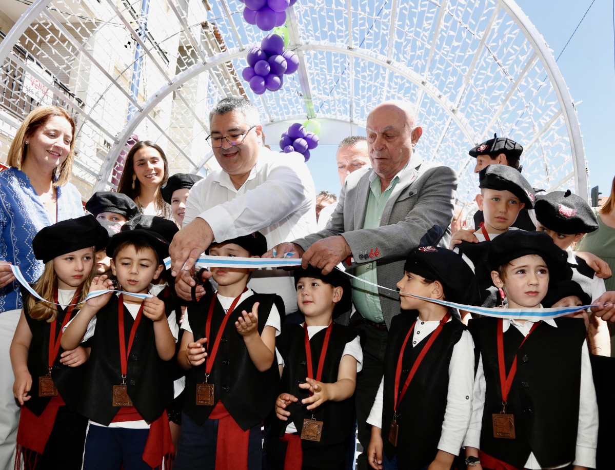 Corte cinta pequeños valedores tinto festa ribadumia