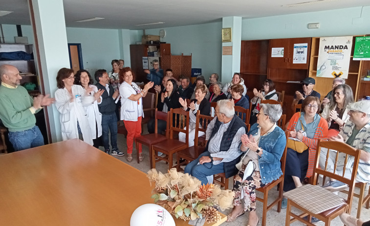 Unas 150 personas participan desde hace un año en los grupos para dejar de fumar del ambulatorio de Ribeira