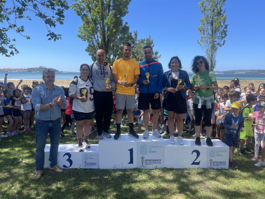 Unos 420 alumnos boirenses participan en una carrera escolar de campo a través en el entorno de la playa de Barraña