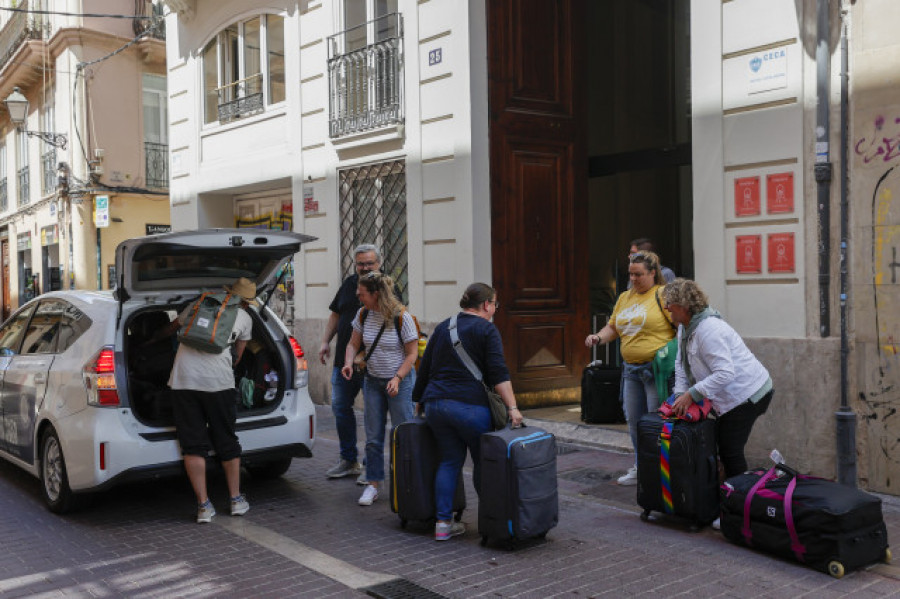 España registra un récord entre enero y abril con 24 millones de turistas, un 14,5% más que el año pasado