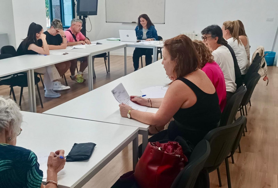 El curso de inglés básico ofrecido en Vilanova para la hostelería atrae a 20 personas