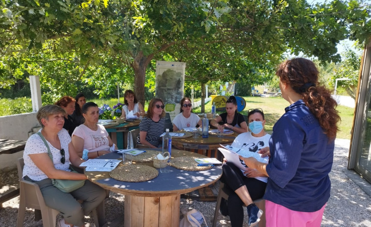 La OPP20 de A Illa estrena sus talleres sobre las posibilidades culinarias y los beneficios de sus mariscos y algas