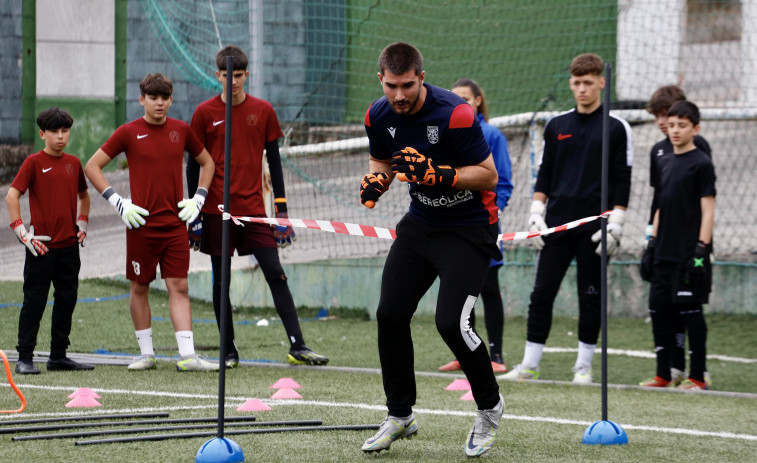 La Escola Deportiva Arousa apuesta por la tecnificación con jugadores de alto nivel