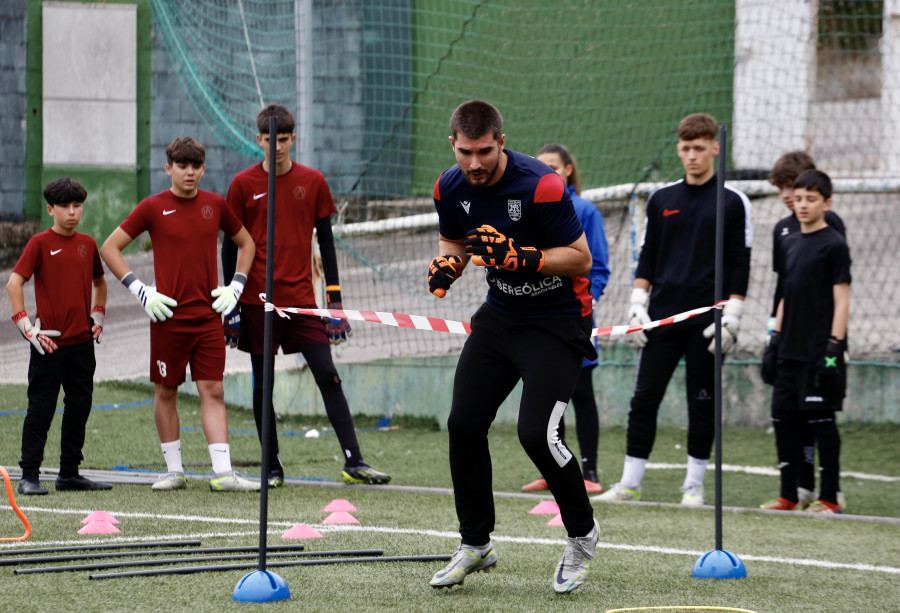 La Escola Deportiva Arousa apuesta por la tecnificación con jugadores de alto nivel