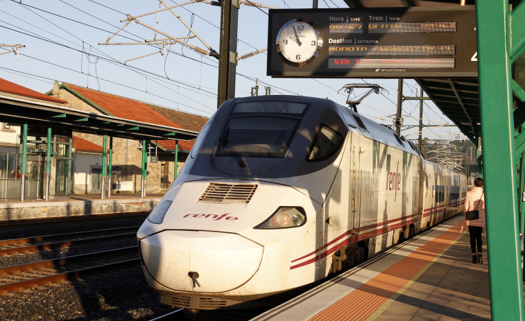 Una avería en un tren entre Vigo y A Coruña obliga a desalojar a los pasajeros en la estación de Vilagarcía