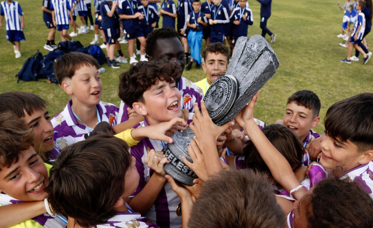 El Real Valladolid se corona ganador de la I Celeste Cup