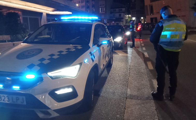 Detectadas media docena de infracciones de tráfico en la madrugada de la Festa dos Maios en Aguiño, en Ribeira