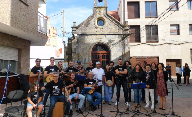 El CMDC Breogán organiza un evento cultural en el que combina música y un recital de poesía