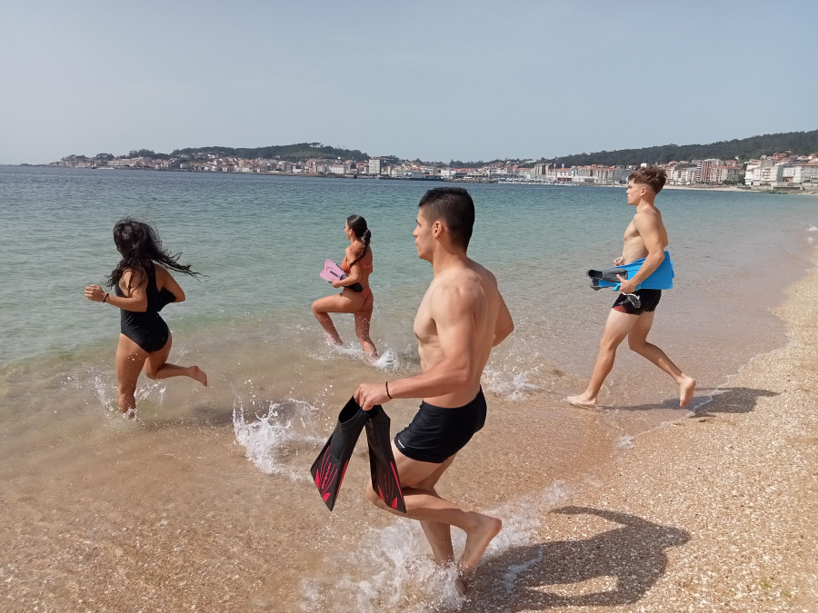 Ribeira contará finalmente con 23 socorristas acuáticos que trabajarán en sus playas desde el 21 de junio al 15 de septiembre