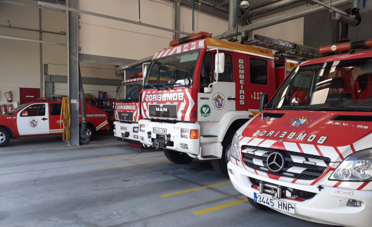 Alertan varias veces de un incendio por el humo que salía de un piso en Rianxo, pero era de una churrascada