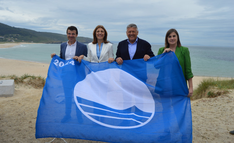 Sanxenxo recoge en Ferrol las Banderas Azules para 17 de sus playas y tres puertos